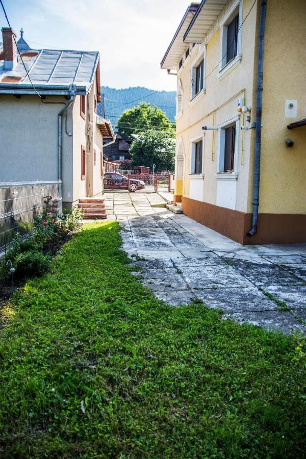 Casa Comfort Campulung Moldovenesc Exterior photo